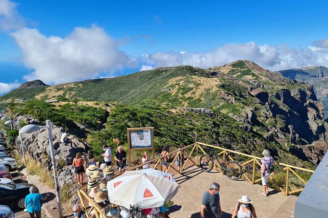 4-Hour Private Outdoor Tour in Madeira - Enjoy the Green Mountains from Miradouro da Portela