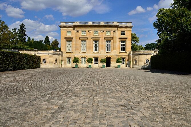 4-Hour Private Tour. Marie Antoinette's Trianon & Hamlet - Pricing, Booking, and Flexibility