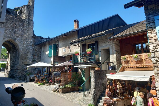 4 Hour Private Tour of the Medieval Town of Yvoire near Geneva - Geneva Orientation and French Countryside Drive