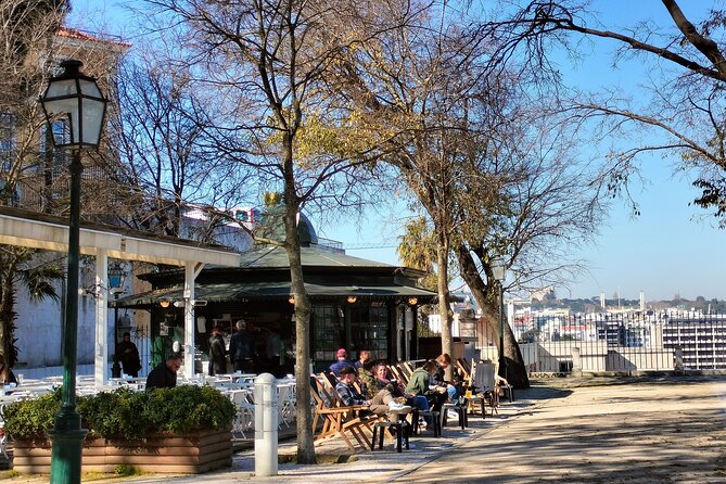4 Hour Private Tuk Tuk Tour in Lisbon - Start at the Hard Rock Cafe: Easy Access and Central Location