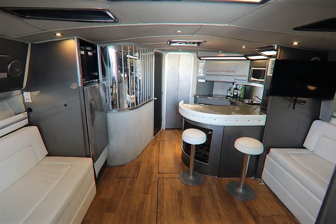 4-hour Private Yacht Cruise in Cabo - Crew Service and Guest Experiences