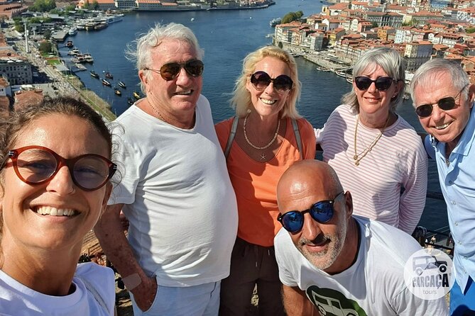 4-hour sightseeing tour in Porto - Key Points
