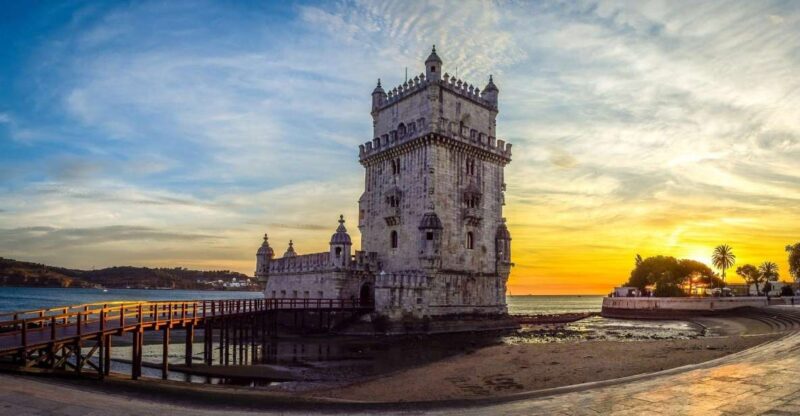 4-hour sightseeing TukTuk Tour Lisbon - Belém Free Pickup - Discover Lisbon’s Viewpoints and Traditional Atmosphere