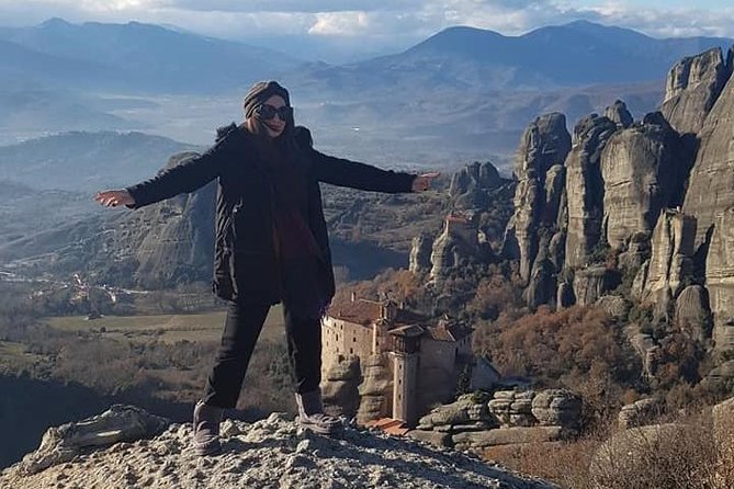 4-hours Monasteries Tour - The Unique Landscape of Meteora Cliffs and Rock Formations