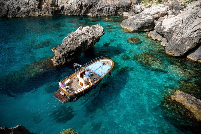 4 Hours Private Boat Tour of Capri - Discover the Best of Capri on a Private 4-Hour Boat Tour