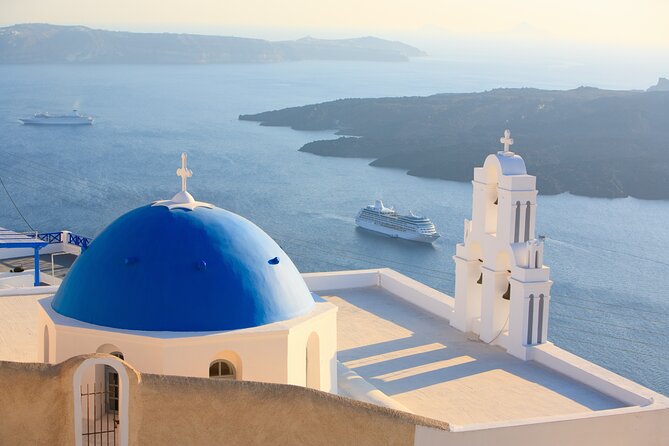 4 hrs PRIVATE island tour and photos, Oia and Blue domes - Convenient Pickup at the Santorini Port