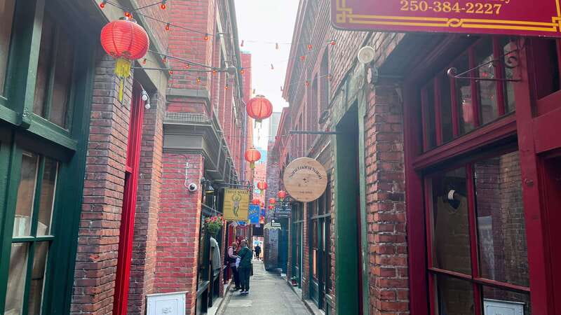4 Unforgettable Hours in Victoria - Exploring Victoria’s Chinatown and Fan Tan Alley