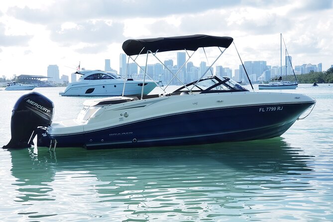 42 Ft Private Yacht Miami, rent for 2 our 4 hours, for 12 people - Discover the Comfort and Flexibility of the 42 Ft Private Yacht Miami Tour
