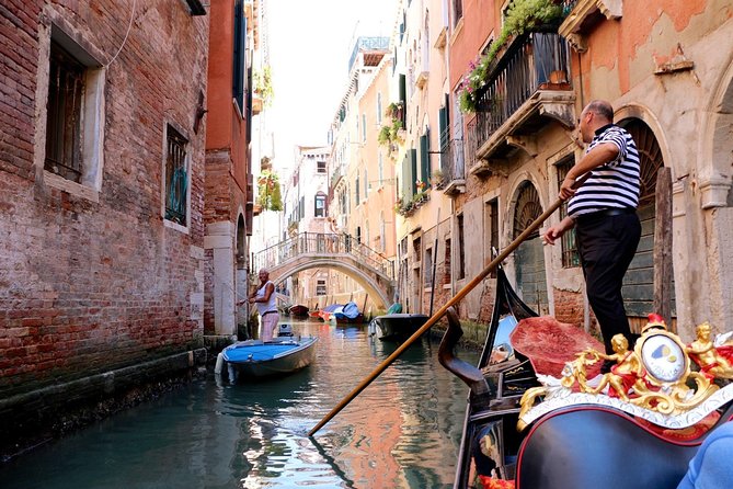 45-Minute or 1-hour Private Gondola Ride from Rialto - Crowd Levels and Booking Tips