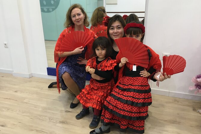 45 minutes flamenco dance class for family in Málaga - Logistics and Practical Information