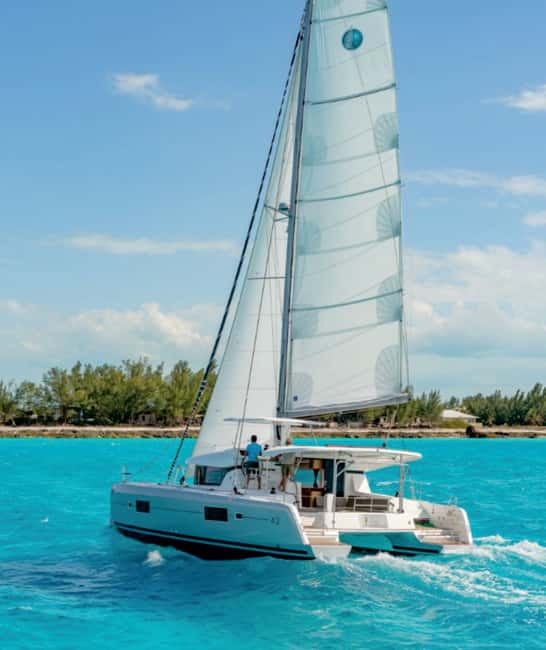 4H Fun & Swim Boat Tour - Explore Lisbon from the Water with a Private Boat Tour