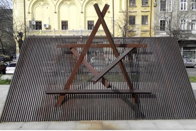 4h Jewish Legacy in Bucharest - Private Tour by Car and Walking - Commemorating the Holocaust at the Memorial