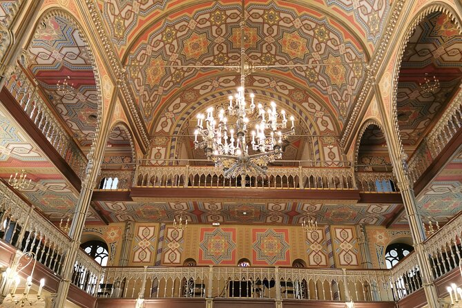 4h Jewish Legacy in Bucharest - Private Tour by Car and Walking - Logistics and Comfort of the Private Tour