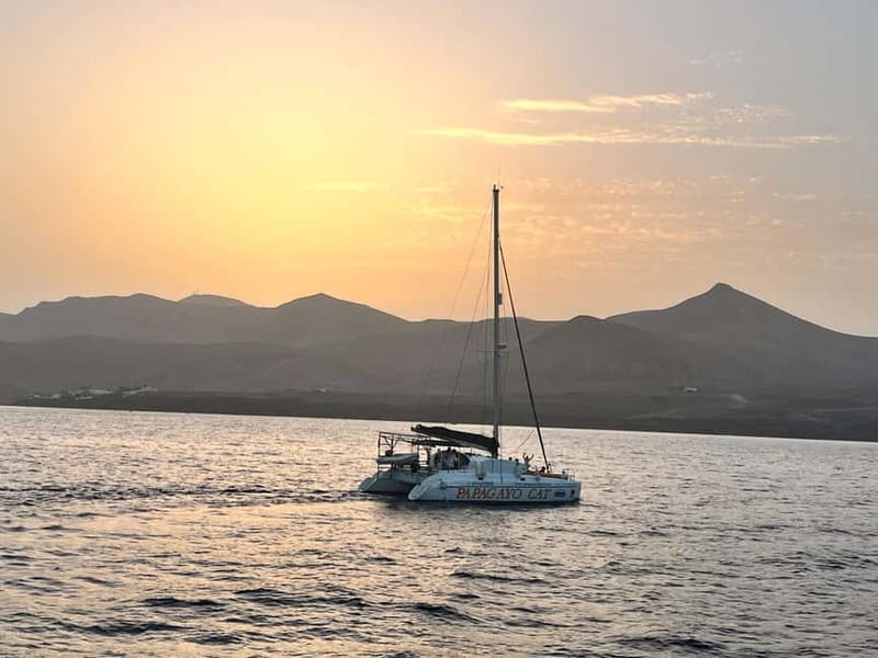 4h Shared Catamaran sailing to Papagayo Beaches (12pers max) - Key Points