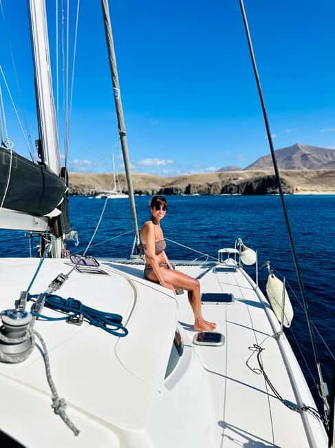4h Shared Catamaran sailing to Papagayo Beaches (12pers max) - The Experience on Board the Ocean Lady