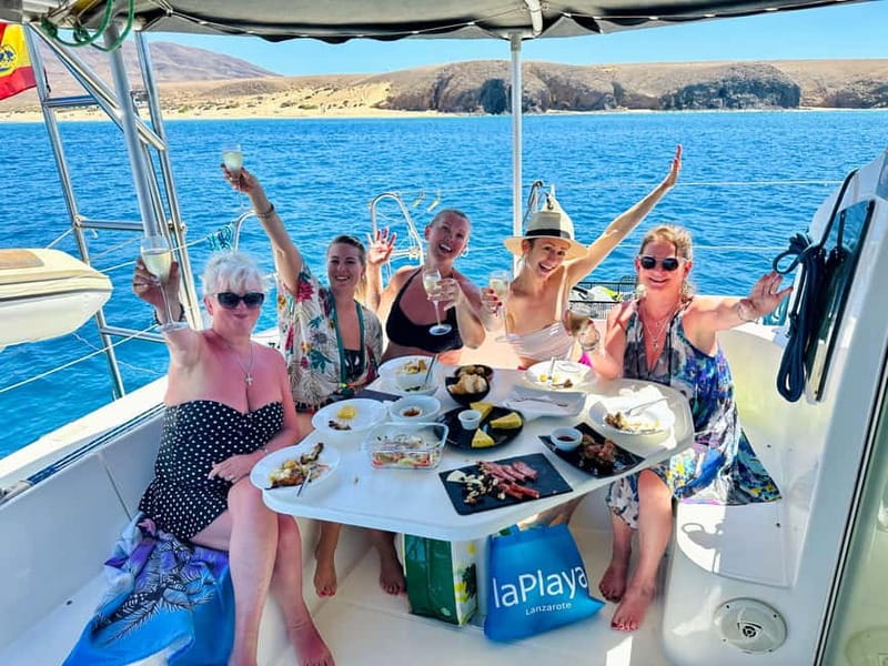 4h Shared Catamaran sailing to Papagayo Beaches (12pers max) - Explore Papagayo Beaches by Sea and Water Sports