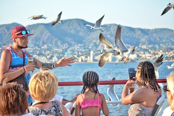4Hr City Tour for Cruisers or Hotels Mural, Chapel & High Divers - Picturesque Bahia de Puerto Marques