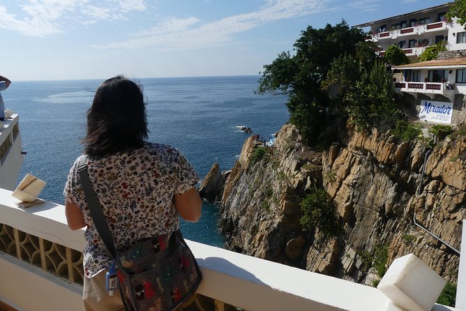 4Hrs Small Group Half Day City Tour with Lunch at High Divers - Guided Commentary and Personalization by Experienced Guides