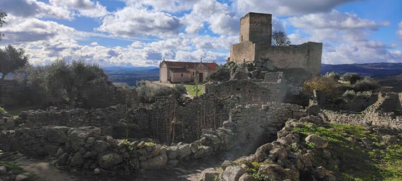 4x4 Adventure in the Secret Douro: Wines, Villages, and Flavors - Logistics: Small Group, Guided Experience, and Languages