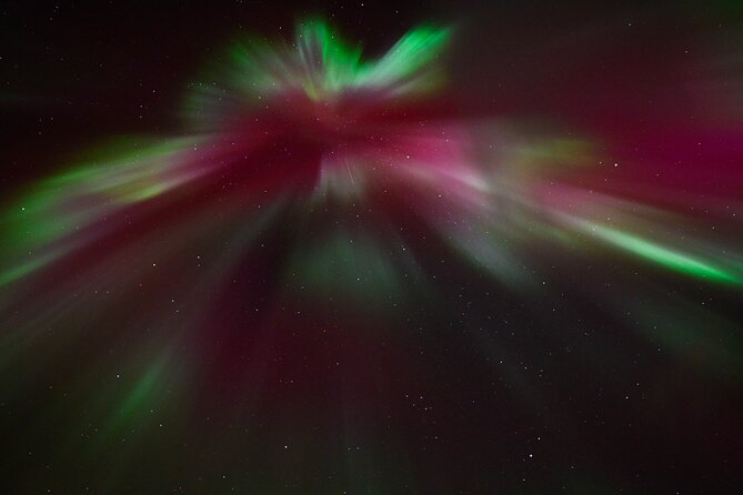 4x4 Minibus Northern Lights with Photo and snacks from Reykjavik - Watching the Aurora and Capturing Photos with Guides