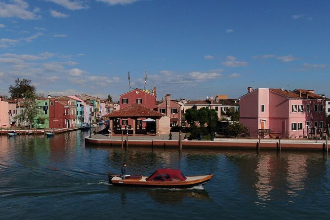 5-Hour Guided Tour of the Magic Islands by Vintage Boat in Venice - The Comfortable Vintage Boat: Designed for Relaxing, Eco-Friendly Travel