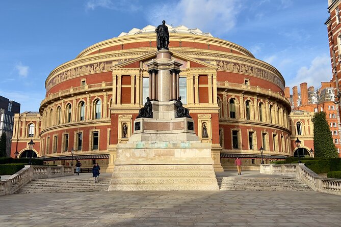 5 Hour Private Tour in London with Pickup - Marvel at Architectural Masterpieces and Market Buzz