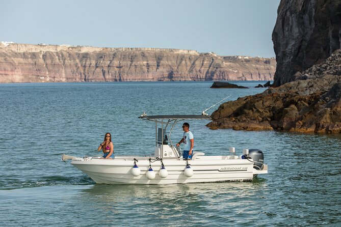 5 Hours Boat Rental in Santorini - Navigating Santorini’s Coast: Daytime or Sunset Cruises