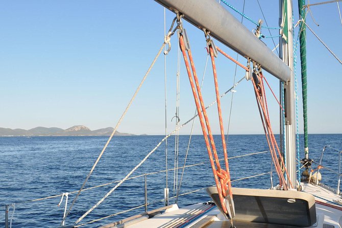 5 hours from Sithonia: Sailing trip secluded coves & Islands - Enjoying the Sea Breeze and Sailing Experience