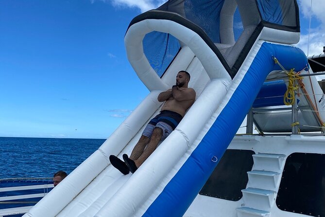 5 in 1 Deluxe Cruise: Turtle Snorkeling, Activities and Pick-Up - Enjoy Refreshments and Snacks Onboard