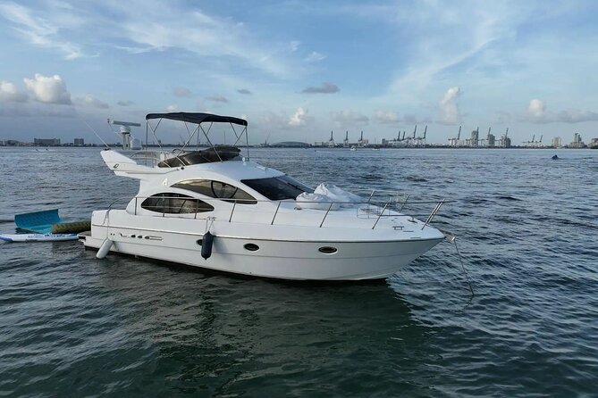 50ft, 1 Hour FREE Miami Yacht Rental, 2 to 6 Hours, 13 People - Exciting Miami Yacht Experience with Feeling Yachty at an Affordable Price