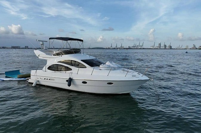 50ft, 1 Hour FREE Miami Yacht Rental, 2 to 6 Hours, 13 People - Practical Details: Meeting Point and Booking Policy