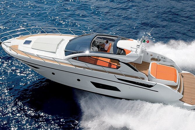 52' Azimut Yacht Charter - Exclusive 52 Azimut Yacht Charter in Miami