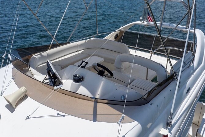 55ft 1 Hour FREE Miami Yacht Rental 3 to 6 Hours 13 People - Key Points