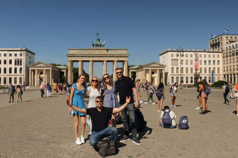 5h Berlin private Tour with Guide, Chauffeur & Photographer - Short Walks at Iconic Sites