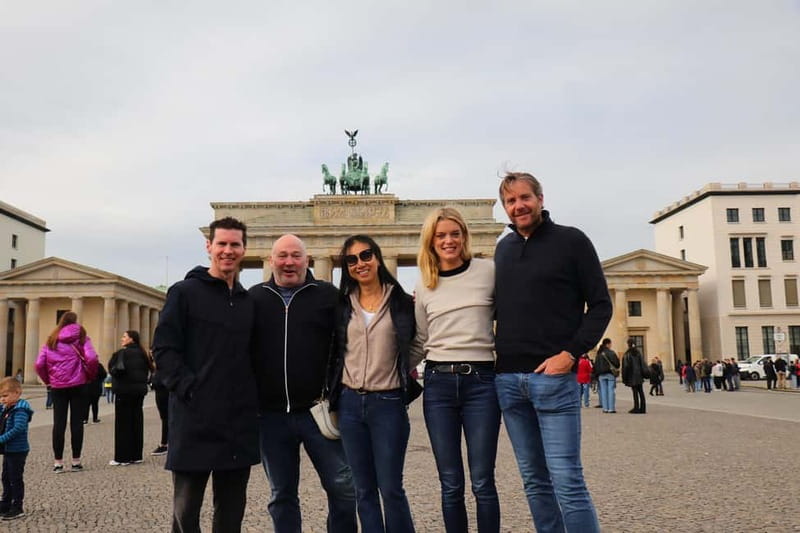 5h Berlin private Tour with Guide, Chauffeur & Photographer - Customization and Multi-Language Support