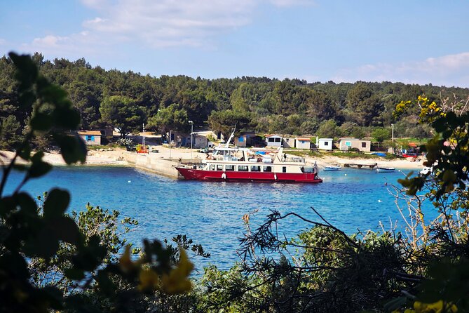5h Kamenjak Uvala Polje Sandra Boat Trip from Medulin with Lunch - Exploring Golumbera Cave: A Hidden Coastal Treasure