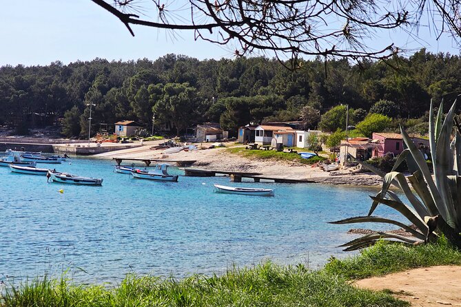 5h Kamenjak Uvala Polje Sandra Boat Trip from Medulin with Lunch - Lunch on the Water: Fresh, Varied, and Delicious