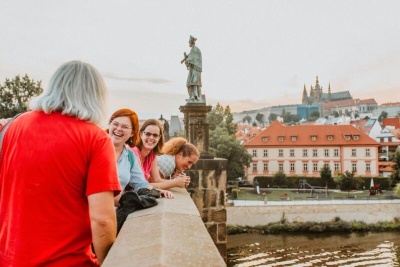 5h Prague City Highlights Tour, Local Lunch & Snack Incl. - Starting in Prague: From Municipal House to the Old Town
