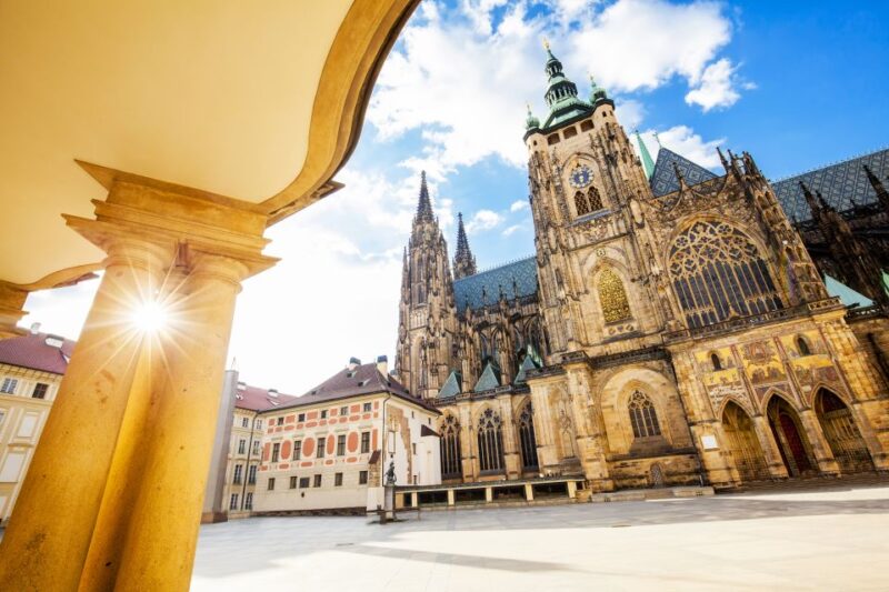 5h Prague City Highlights Tour, Local Lunch & Snack Incl. - Optional River Cruise and Additional Experiences
