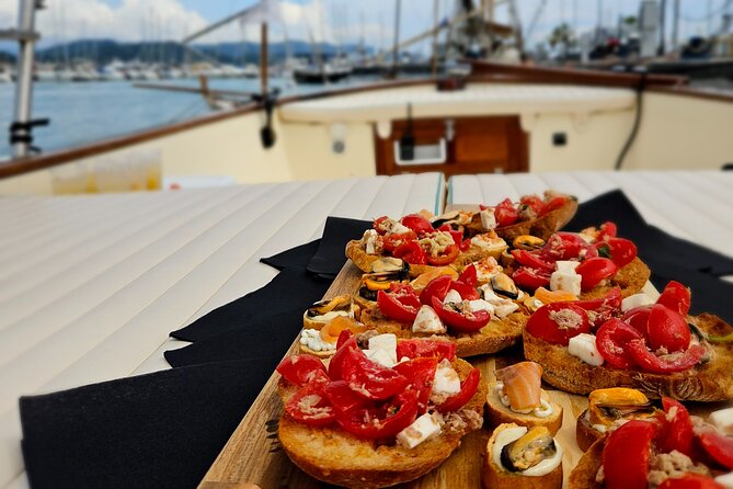 5Terre Private Boat Tour - Logistics and Comfort on the Private Boat