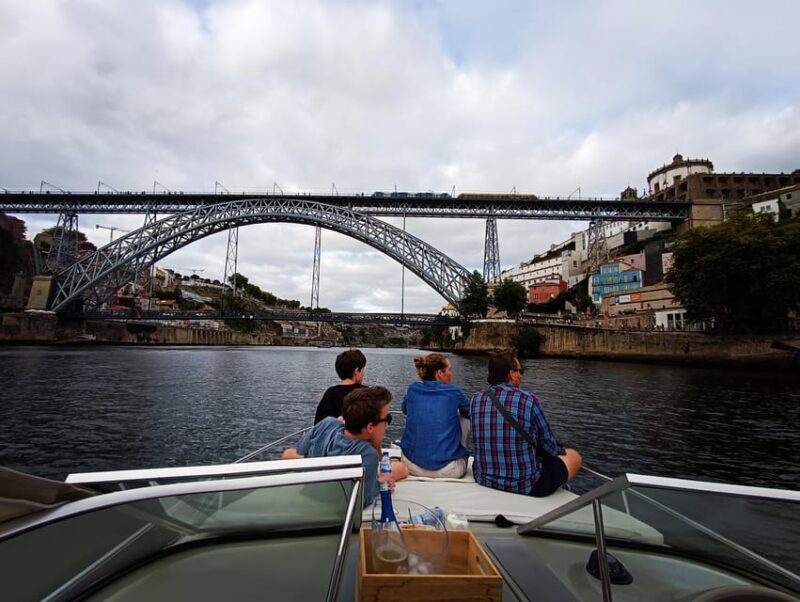 6 Bridges, Not Shared Boat Tour 1h30m, group price up to 6px - Comparing Similar Experiences
