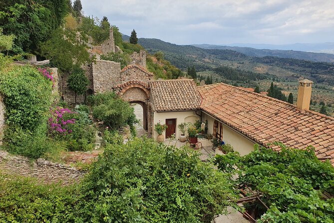 6 Day Private Tour Peloponnese & Meteora to Mythical Paths - Exploring Delphi and Arachova: Culture and Mountain Views