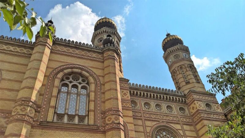 6 hour Budapest walking tour - Logistics and Practical Tips