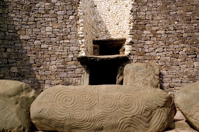 6 hour Half-Day Award Winning Private Tour of the Boyne Valley - The Guide: Knowledgeable and Engaging