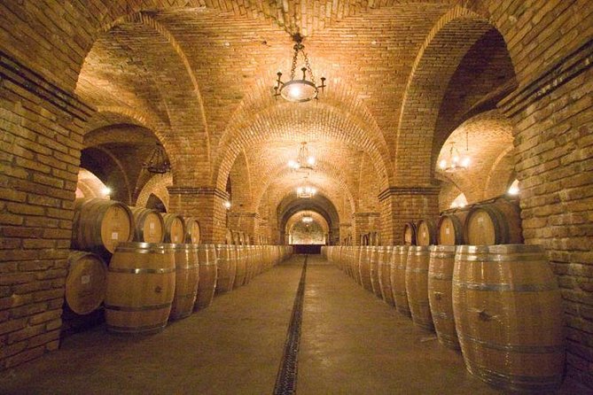 6-Hour Private Limousine Tour to Napa and Sonoma Valley Wineries - Exploring Castello di Amorosa: The Medieval-Style Castle Winery