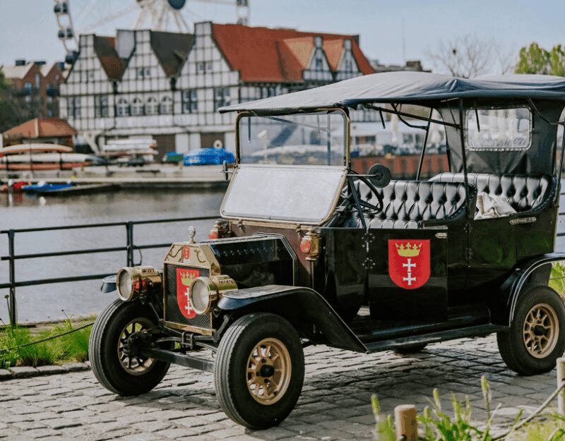 60 min of sightseeing in retro cars, Gdansk - Discover Gdansk in Retro Style with a 60-Minute Sightseeing Tour
