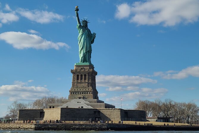 60-Minute Statue of Liberty Sightseeing Cruise - Explore New York Harbor on the 60-Minute Statue of Liberty Sightseeing Cruise for Only $21.99