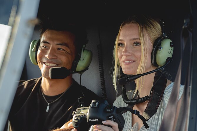 60 Minutes SHARED Helicopter Tour in Honolulu - Highlights of the Pilot Expertise