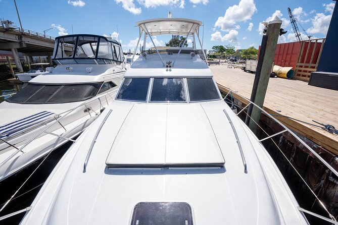 60ft 1 Hour FREE | Miami Yacht Rental | 3 to 6 Hours | 13 People - The Experience of Booking Longer Cruises