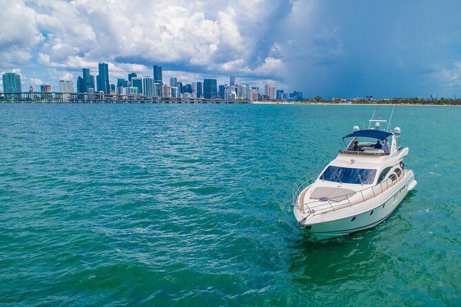 62' Azimut Yacht Charter - Key Points